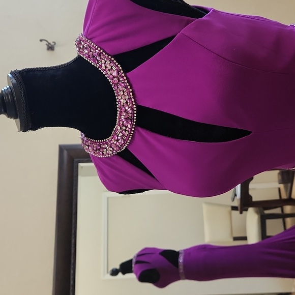 NWT Size 4 raspberry tone prom/pageant/evening gown by Faviana - Picture 7 of 11